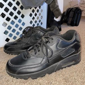 Black Nike Air Max 90